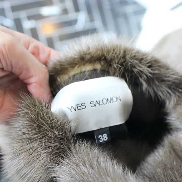 Yves Salomon *Reversible* Sheared Mink/Suede Coat, size 38. *Worn twice* - Picture 6 of 16